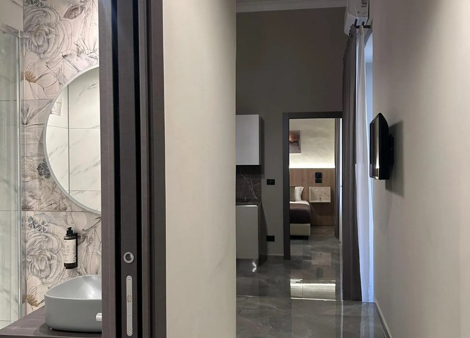 Guest house Karma6Rooms Catania Italy